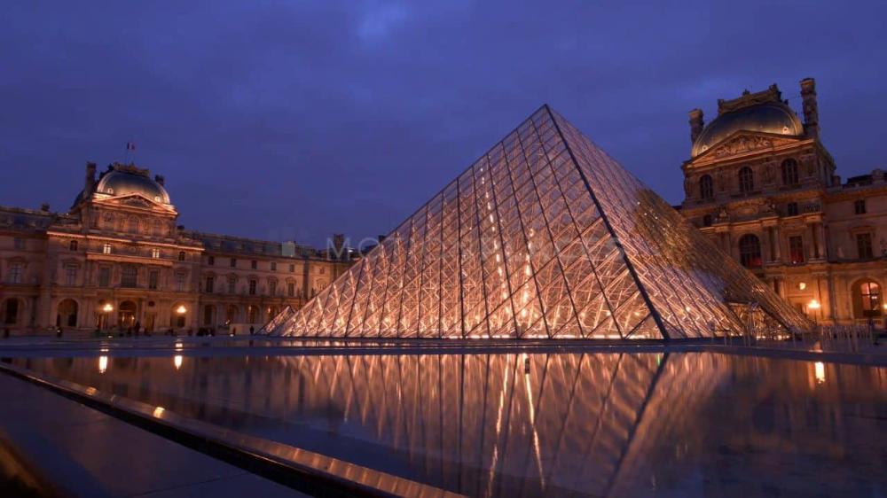 Louvre Paris Image